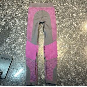 Lululemon About That Base Purple Geometric Ribbed Seamless
Leggings Sz 6 25”